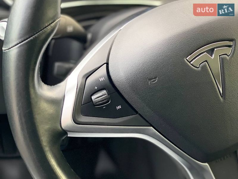 Ліфтбек Tesla Model S 2015 в Києві