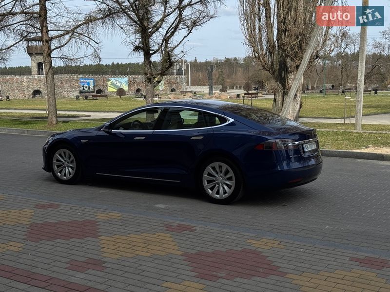 Ліфтбек Tesla Model S 2016 в Звягелі