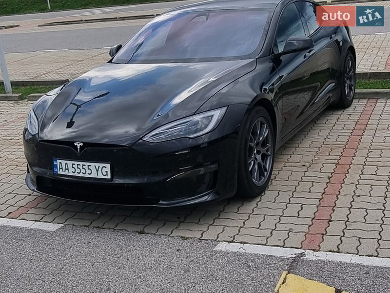 Лифтбек Tesla Model S 2024 в Львове