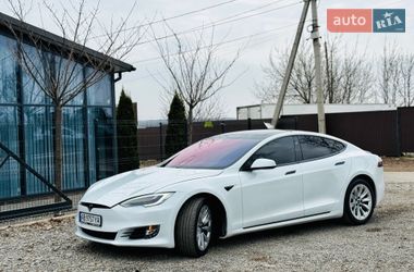 Ліфтбек Tesla Model S 2018 в Вінниці