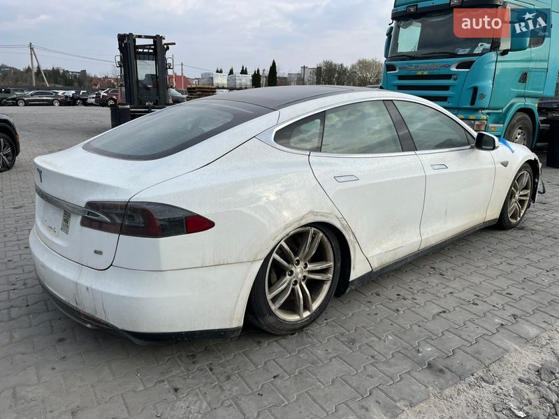 Лифтбек Tesla Model S 2013 в Львове фото 5 Лифтбек Tesla Model S 2013 в Львове
