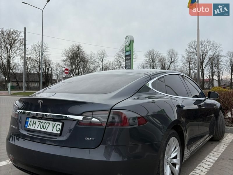 Лифтбек Tesla Model S 2016 в Житомире фото 3 Лифтбек Tesla Model S 2016 в Житомире