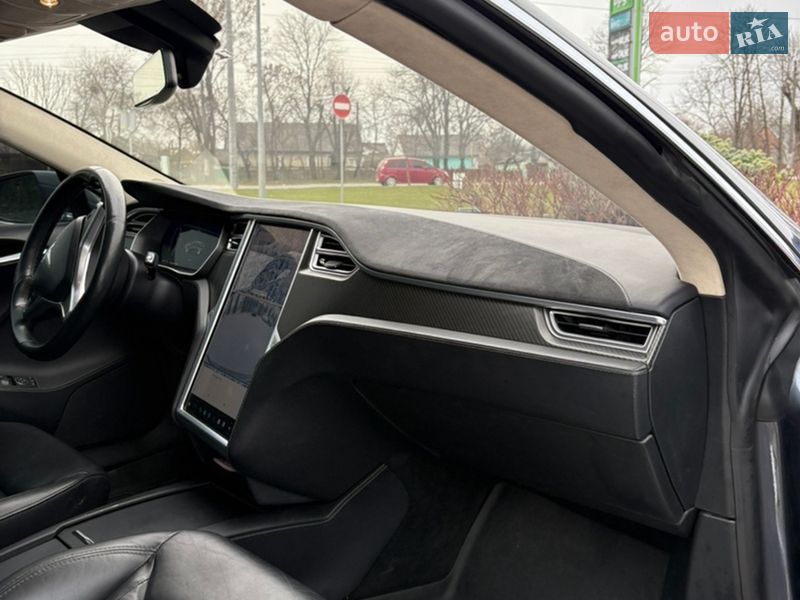 Лифтбек Tesla Model S 2016 в Житомире фото 12 Лифтбек Tesla Model S 2016 в Житомире