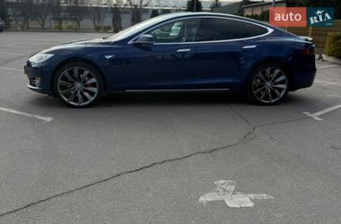 Лифтбек Tesla Model S 2015 в Александрие
