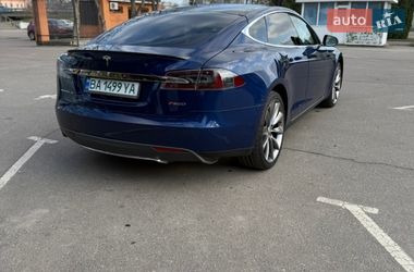 Лифтбек Tesla Model S 2015 в Александрие