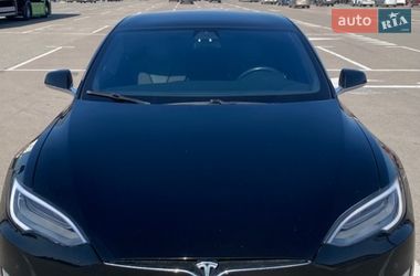 Ліфтбек Tesla Model S 2018 в Львові
