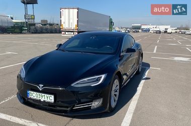 Ліфтбек Tesla Model S 2018 в Львові