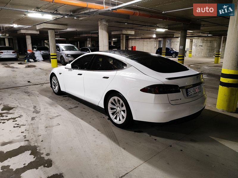 Лифтбек Tesla Model S 2015 в Львове фото 10 Лифтбек Tesla Model S 2015 в Львове
