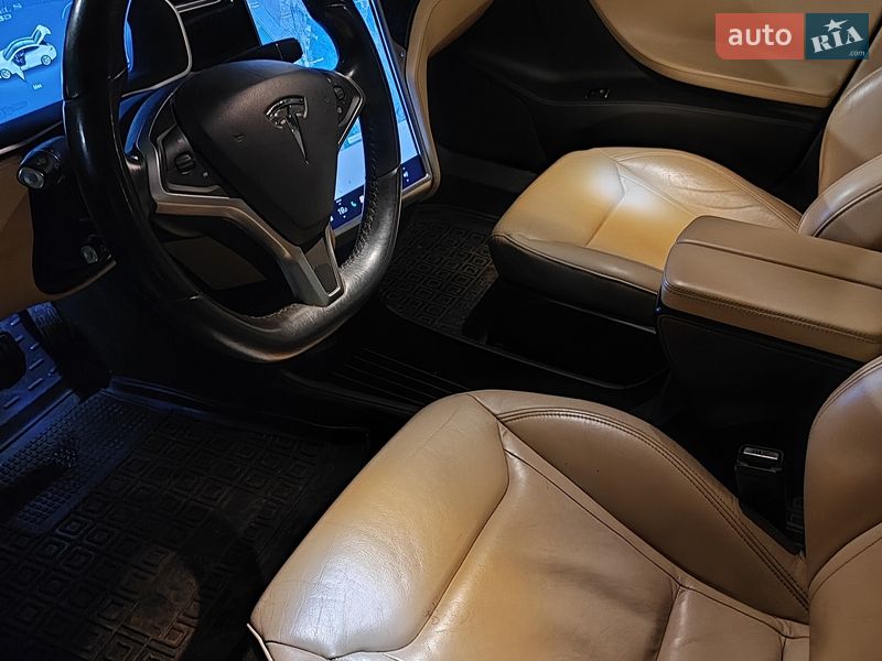Лифтбек Tesla Model S 2015 в Львове фото 24 Лифтбек Tesla Model S 2015 в Львове