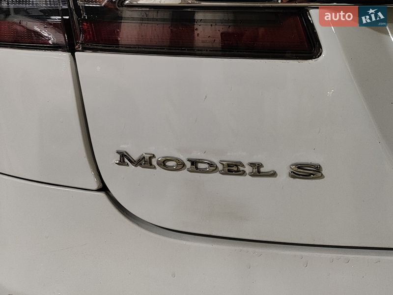 Лифтбек Tesla Model S 2015 в Львове фото 15 Лифтбек Tesla Model S 2015 в Львове