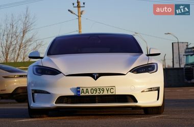 Лифтбек Tesla Model S 2023 в Киеве