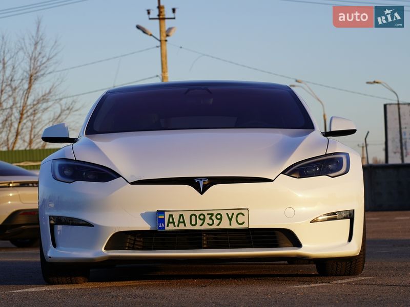 Лифтбек Tesla Model S 2023 в Киеве