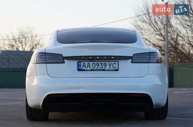 Лифтбек Tesla Model S 2023 в Киеве