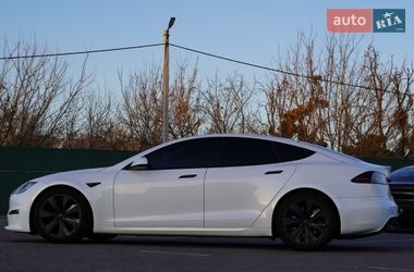 Лифтбек Tesla Model S 2023 в Киеве