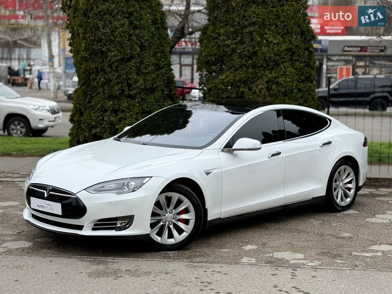 Лифтбек Tesla Model S 2015 в Одессе