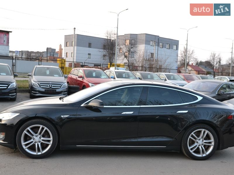 Ліфтбек Tesla Model S 2013 в Луцьку