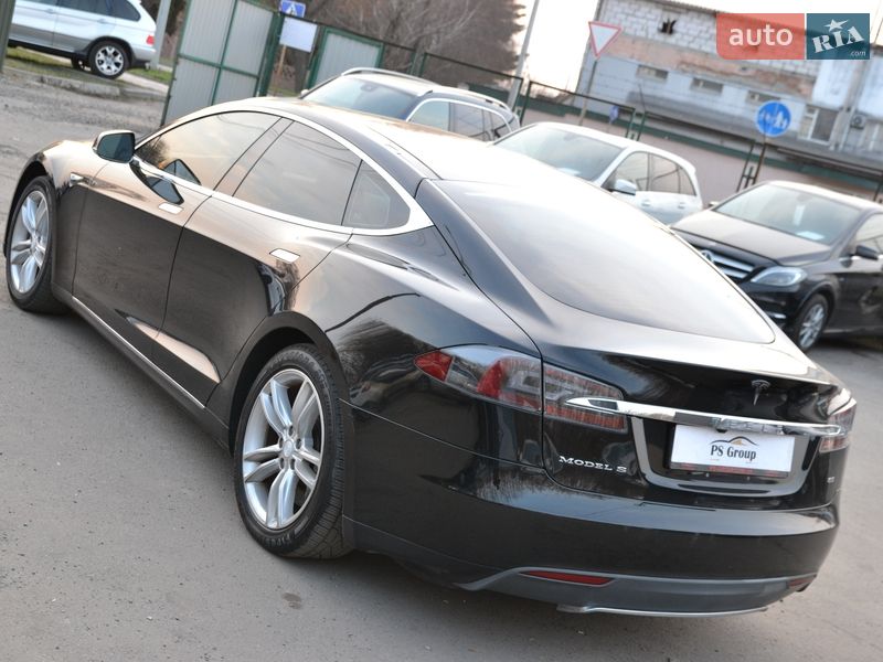 Ліфтбек Tesla Model S 2013 в Луцьку