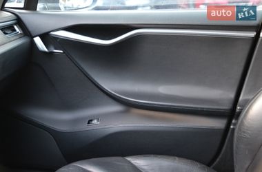 Ліфтбек Tesla Model S 2013 в Луцьку