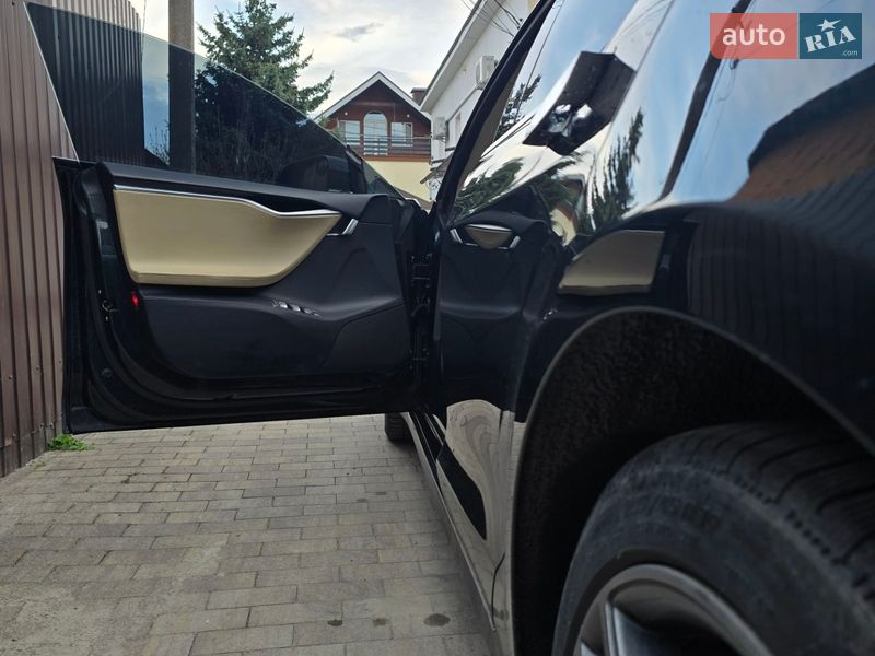 Ліфтбек Tesla Model S 2012 в Києві
