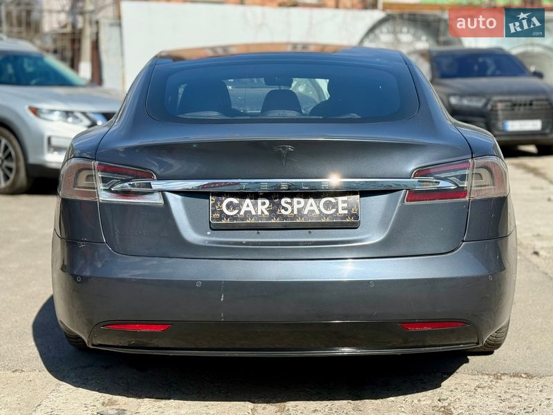 Лифтбек Tesla Model S 2017 в Одессе