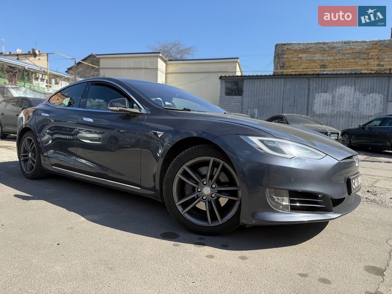 Лифтбек Tesla Model S 2017 в Одессе