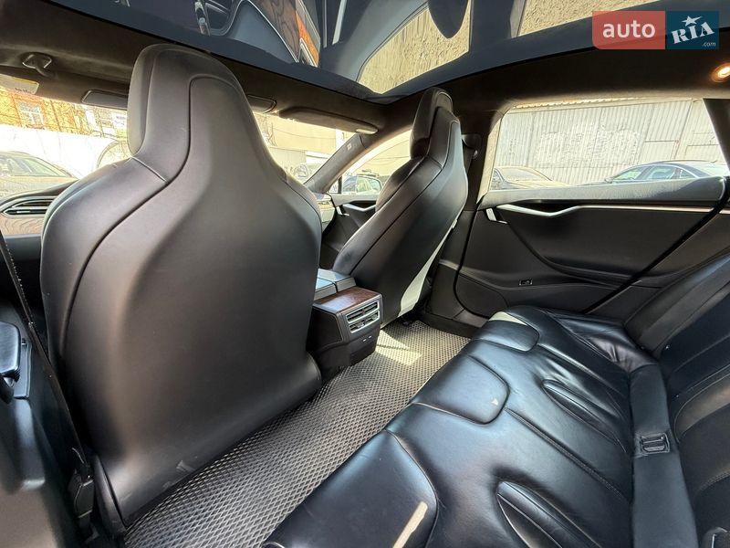 Лифтбек Tesla Model S 2017 в Одессе