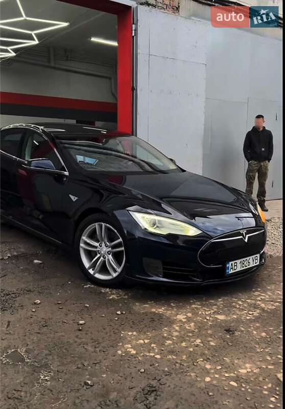 2013 Tesla Model S, VIN 5YJSA1AC1DFP10715:plate — фото 1 (autoria)