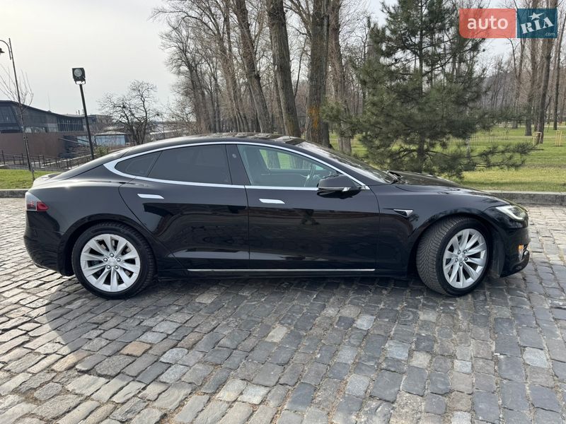 Лифтбек Tesla Model S 2017 в Киеве фото 2 Лифтбек Tesla Model S 2017 в Киеве