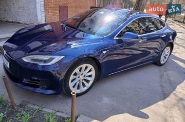 Ліфтбек Tesla Model S 2017 в Кропивницькому