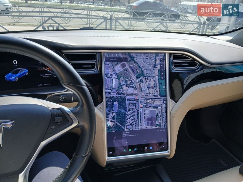 Ліфтбек Tesla Model S 2017 в Кропивницькому