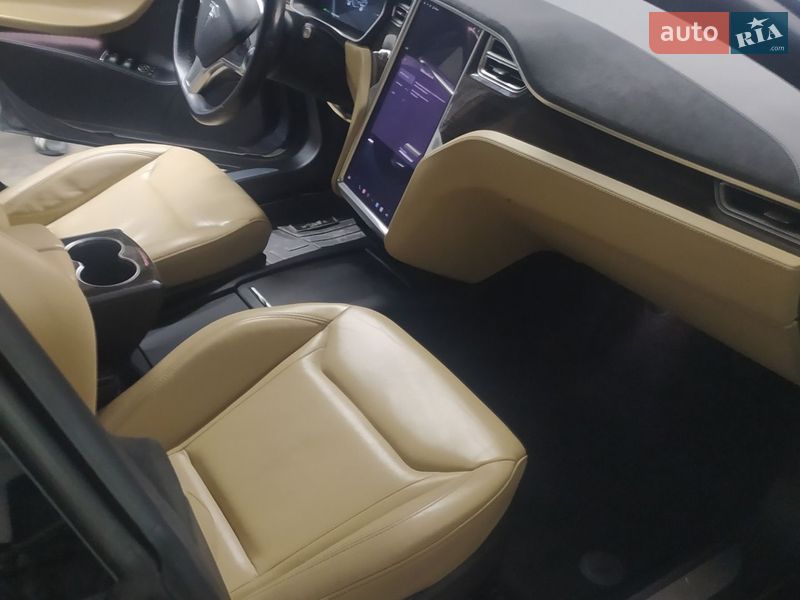 Ліфтбек Tesla Model S 2016 в Чернівцях фото 29 Ліфтбек Tesla Model S 2016 в Чернівцях