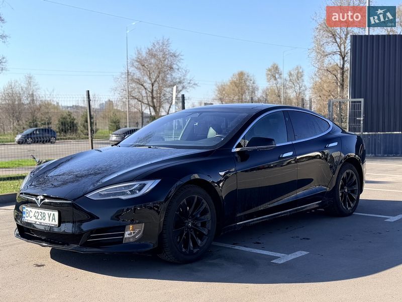 Лифтбек Tesla Model S 2019 в Киеве