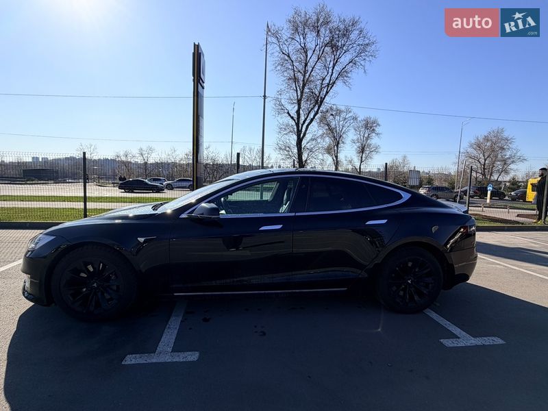 Лифтбек Tesla Model S 2019 в Киеве