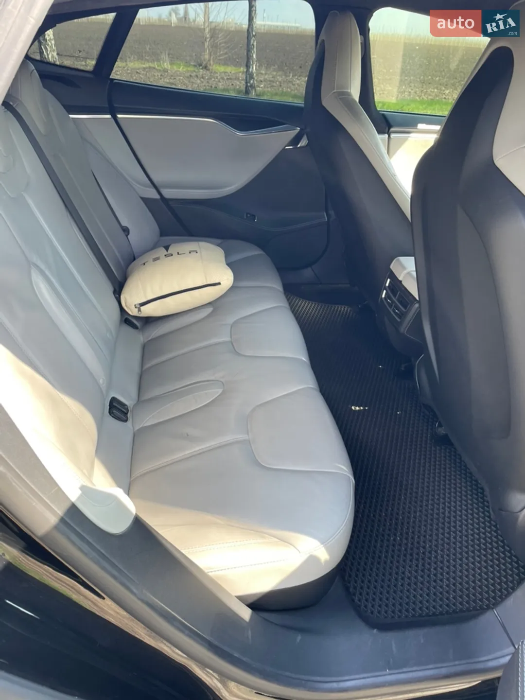 2014 Tesla Model S - мініатюра 10