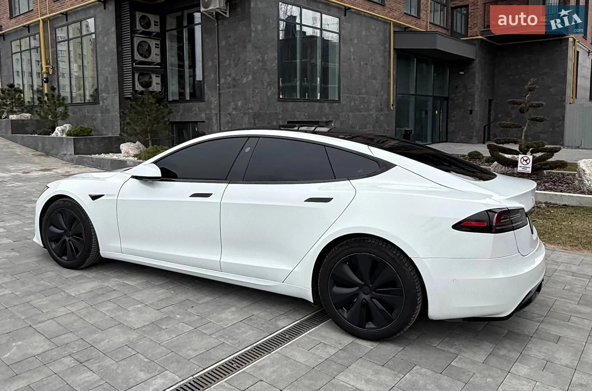 2022 Tesla Model S - мініатюра 31