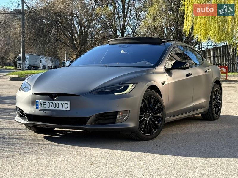 Лифтбек Tesla Model S 2016 в Днепре