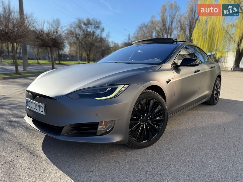 Лифтбек Tesla Model S 2016 в Днепре