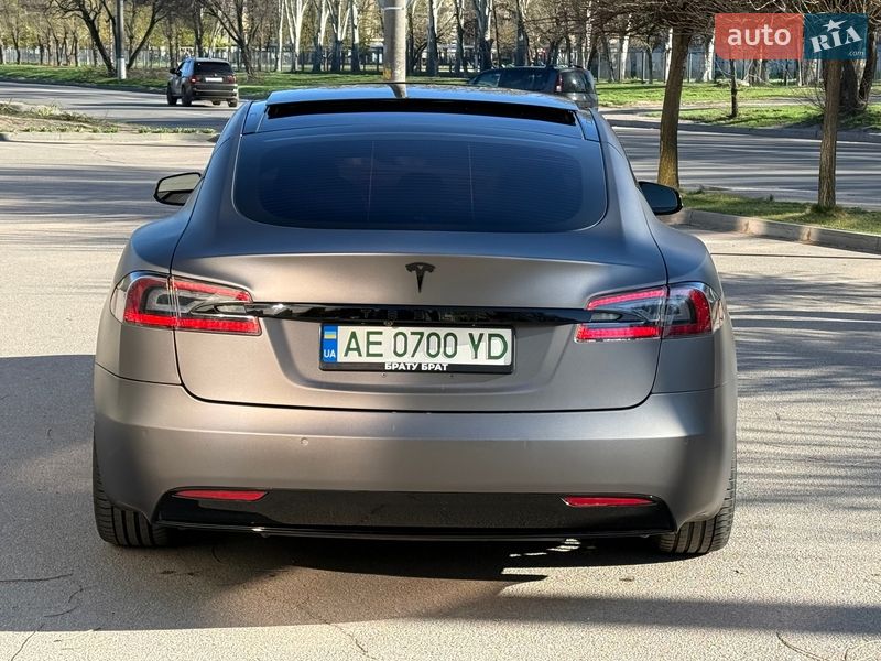 Лифтбек Tesla Model S 2016 в Днепре