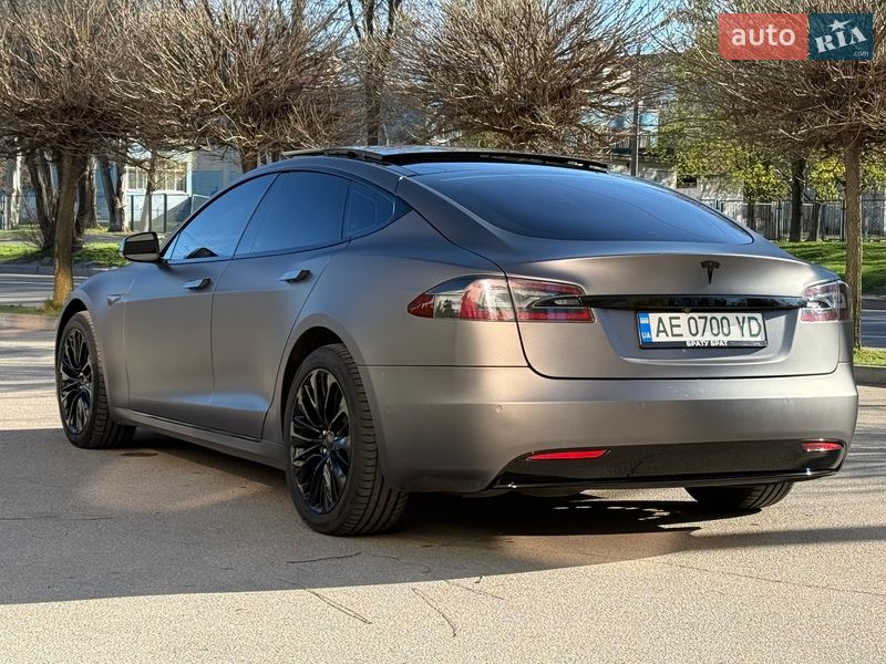 Лифтбек Tesla Model S 2016 в Днепре