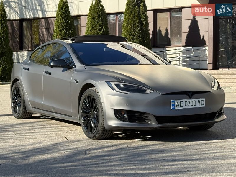 Лифтбек Tesla Model S 2016 в Днепре