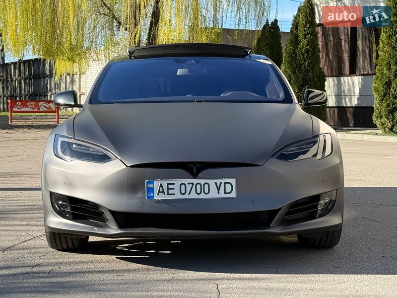 Лифтбек Tesla Model S 2016 в Днепре