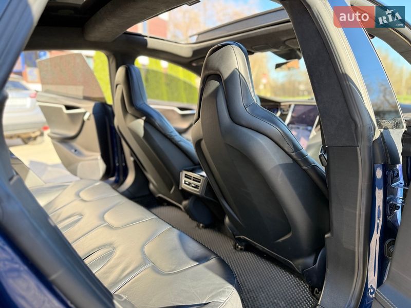 Лифтбек Tesla Model S 2016 в Днепре
