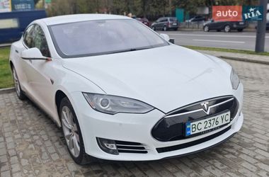 Ліфтбек Tesla Model S 2014 в Новояворівську