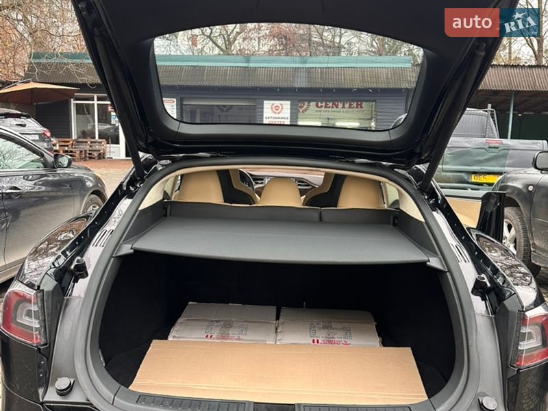 Ліфтбек Tesla Model S 2015 в Чернівцях фото 9 Ліфтбек Tesla Model S 2015 в Чернівцях