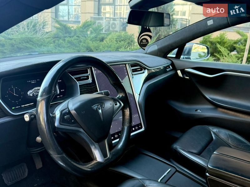 Лифтбек Tesla Model S 2016 в Одессе
