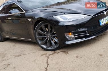 Лифтбек Tesla Model S 2016 в Ивано-Франковске