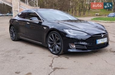 Лифтбек Tesla Model S 2016 в Ивано-Франковске