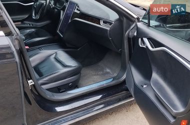 Лифтбек Tesla Model S 2016 в Ивано-Франковске