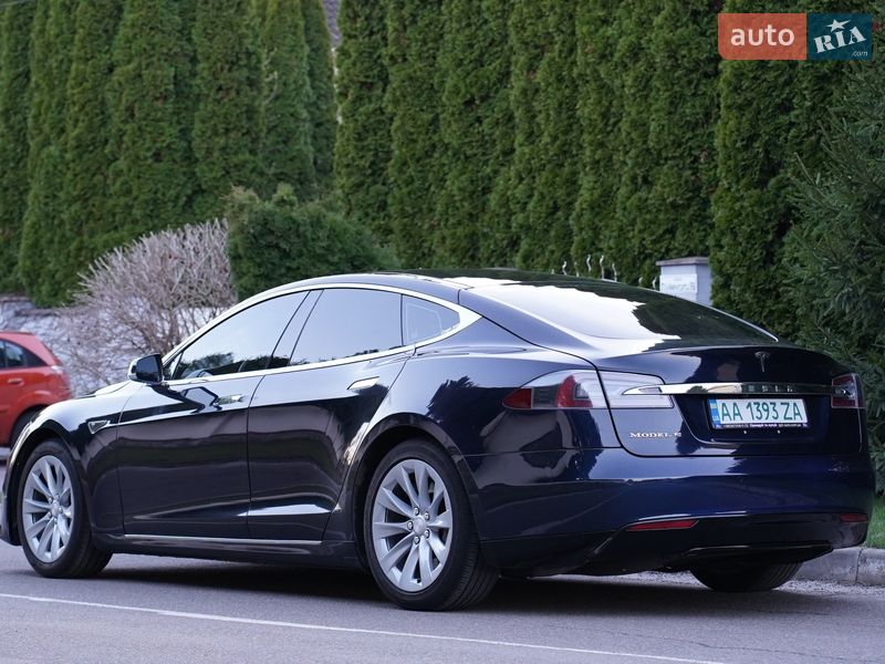 Ліфтбек Tesla Model S 2014 в Києві