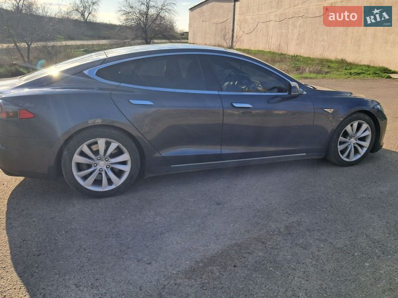 Лифтбек Tesla Model S 2015 в Одессе